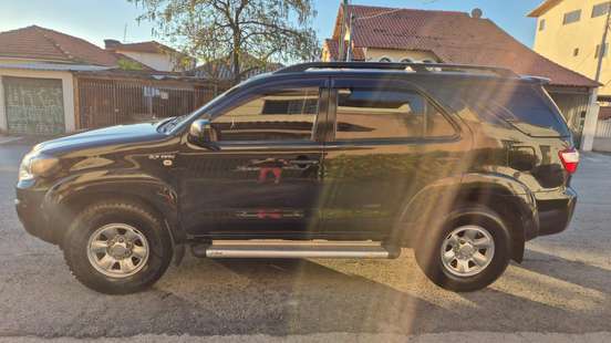 TOYOTA-HILUX SW4-2009