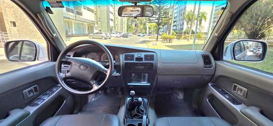 TOYOTA-HILUX SW4-2001