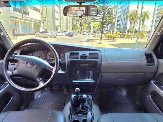 TOYOTA-HILUX SW4-3.0 4X4 8V TURBO DIESEL 4P MANUAL TOYOTA-HILUX SW4-2001