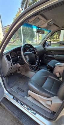 TOYOTA-HILUX SW4-2001