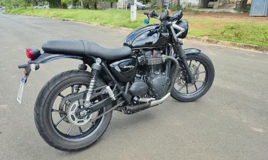 TRIUMPH-STREET TWIN-2016