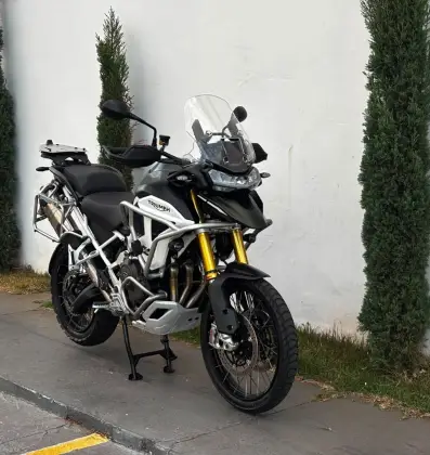 TRIUMPH TIGER 1200 RALLY PRO 