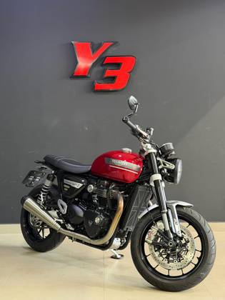 TRIUMPH SPEED TWIN 