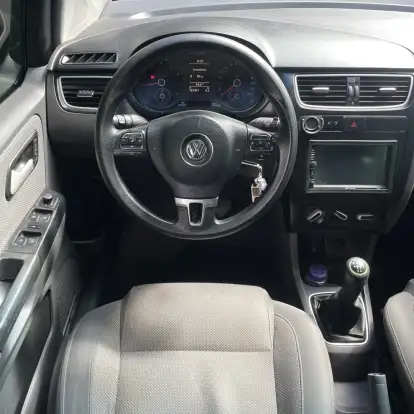 VOLKSWAGEN-FOX-1.0 MI TREND 8V FLEX 4P MANUAL VOLKSWAGEN-FOX-2010