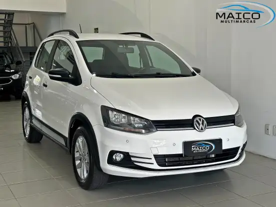 VOLKSWAGEN-FOX-2016