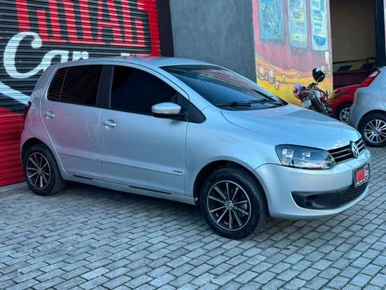 VOLKSWAGEN-FOX-2010
