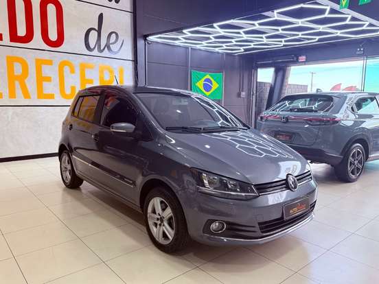 VOLKSWAGEN-FOX-1.6 MSI HIGHLINE 16V FLEX 4P MANUAL VOLKSWAGEN-FOX-2015