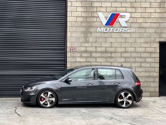 VOLKSWAGEN-GOLF-2.0 TSI GTI 16V TURBO GASOLINA 4P AUTOMÁTICO VOLKSWAGEN-GOLF-2017