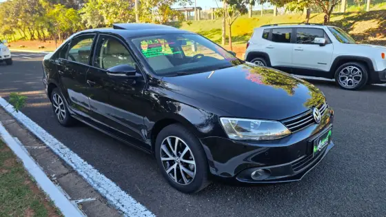 VOLKSWAGEN JETTA 2.0 COMFORTLINE FLEX 4P TIPTRONIC