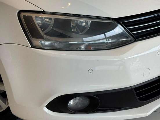 VOLKSWAGEN-JETTA-2.0 COMFORTLINE FLEX 4P TIPTRONIC VOLKSWAGEN-JETTA-2013