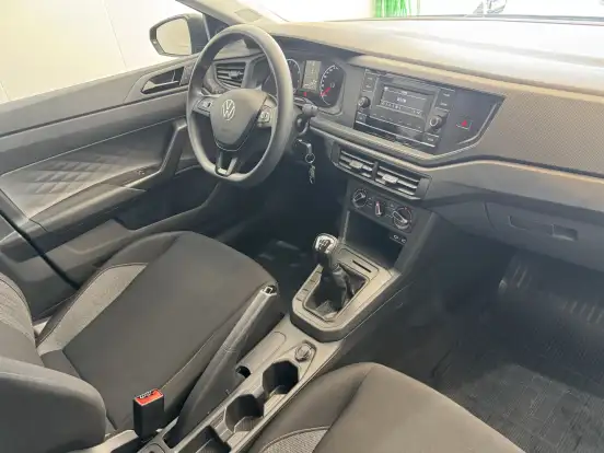 VOLKSWAGEN-POLO-2023