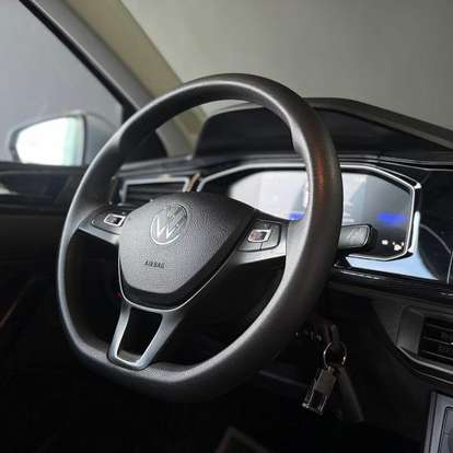 VOLKSWAGEN-POLO-2023