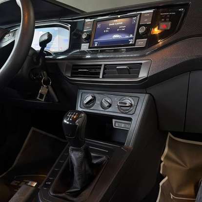 VOLKSWAGEN-POLO-2023