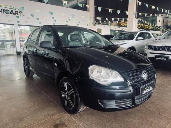 VOLKSWAGEN POLO SEDAN 1.6 8V GASOLINA 4P MANUAL