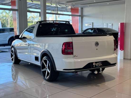 VOLKSWAGEN-SAVEIRO-2022
