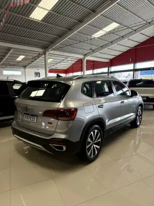 VOLKSWAGEN-TAOS-2023