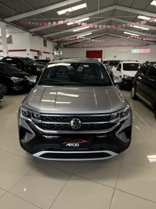 VOLKSWAGEN-TAOS-2023