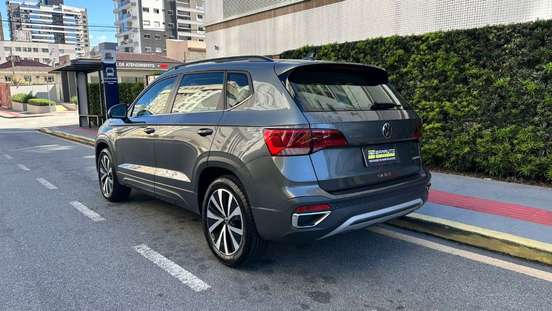 VOLKSWAGEN-TAOS-2025