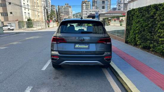 VOLKSWAGEN-TAOS-2025