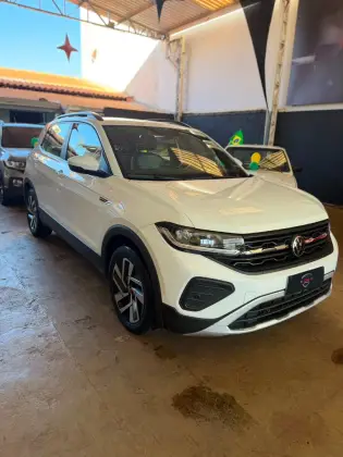 VOLKSWAGEN T-CROSS 1.0 200 TSI TOTAL FLEX COMFORTLINE AUTOMÁTICO