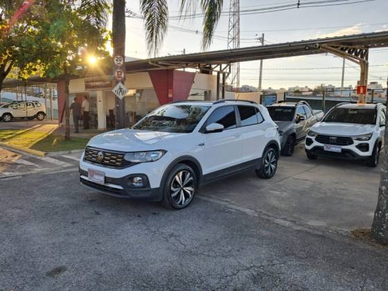 VOLKSWAGEN T-CROSS 1.0 200 TSI TOTAL FLEX COMFORTLINE AUTOMÁTICO