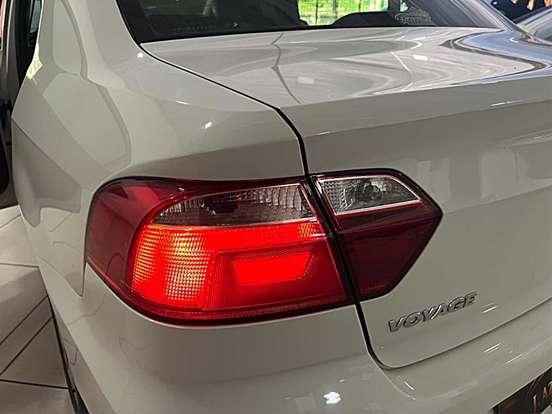 VOLKSWAGEN-VOYAGE-1.0 12V MPI TOTALFLEX 4P MANUAL VOLKSWAGEN-VOYAGE-2022