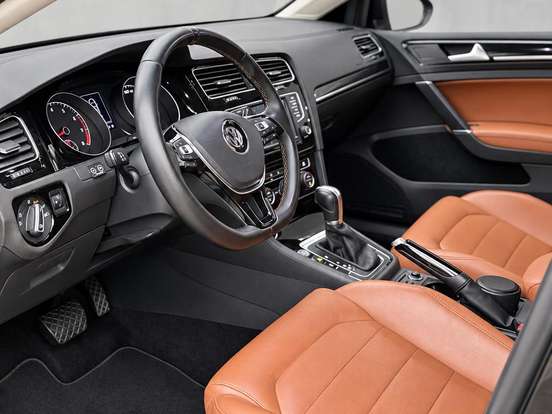 VOLKSWAGEN-GOLF-1.4 TSI VARIANT HIGHLINE 16V TOTAL FLEX 4P TIPTRONIC VOLKSWAGEN-GOLF-2016