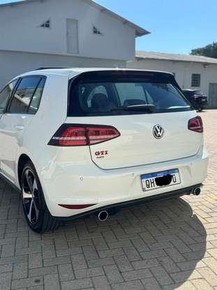 VOLKSWAGEN-GOLF-2014