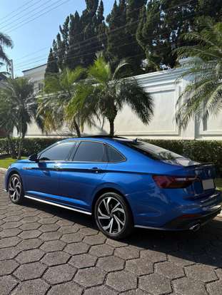 VOLKSWAGEN-JETTA-2024