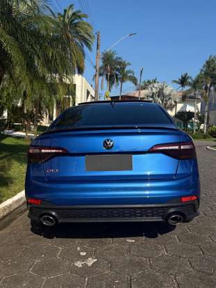 VOLKSWAGEN-JETTA-2024