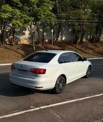 VOLKSWAGEN-JETTA-2016