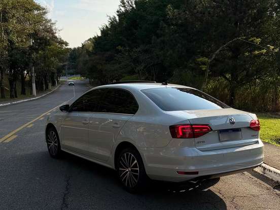 VOLKSWAGEN-JETTA-2.0 TSI HIGHLINE 211CV GASOLINA 4P TIPTRONIC VOLKSWAGEN-JETTA-2016
