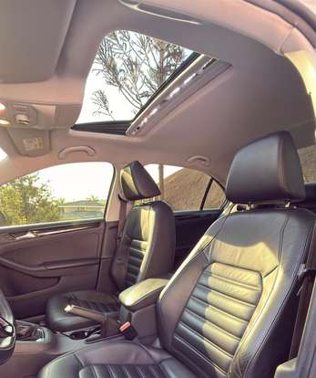 VOLKSWAGEN-JETTA-2016