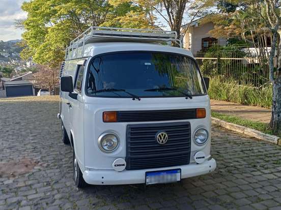 VOLKSWAGEN-KOMBI-2011