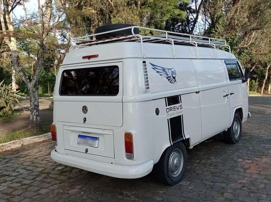 VOLKSWAGEN-KOMBI-2011