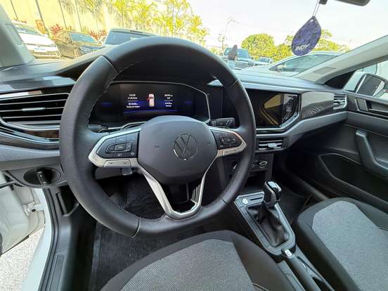 VOLKSWAGEN-POLO-2025