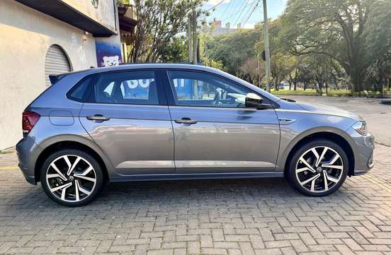 VOLKSWAGEN-POLO-2023