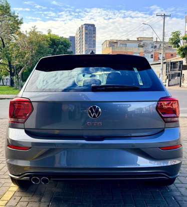 VOLKSWAGEN-POLO-2023