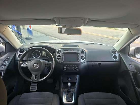 VOLKSWAGEN-TIGUAN-2012