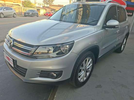VOLKSWAGEN-TIGUAN-2012
