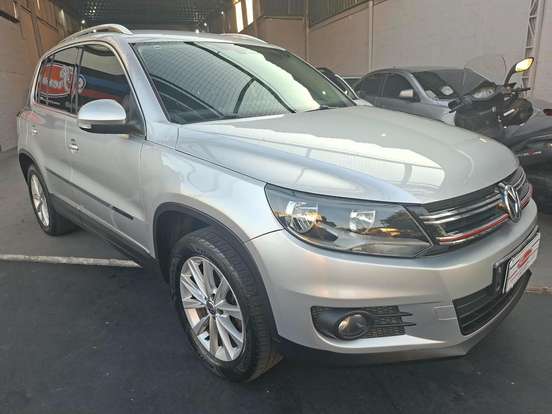 VOLKSWAGEN-TIGUAN-2012