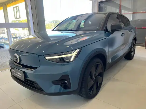 VOLVO-C40-2021