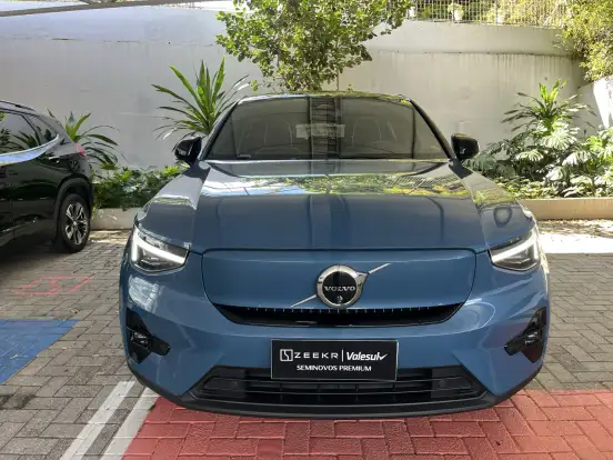 VOLVO-C40-2023
