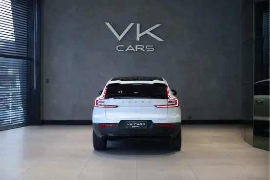 VOLVO-C40-2023