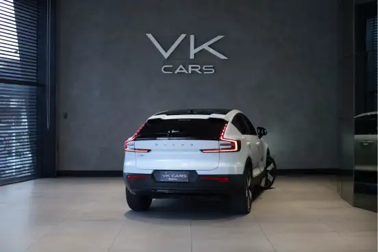 VOLVO-C40-2023