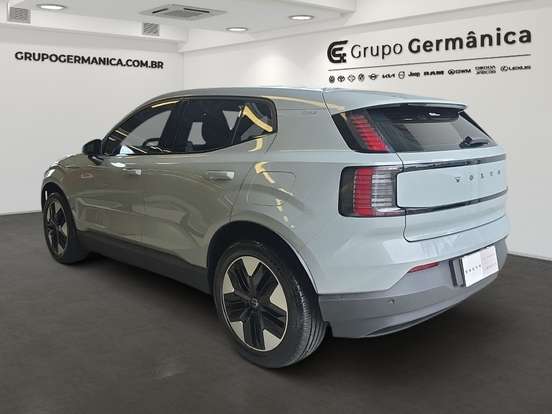 VOLVO-EX30-2024