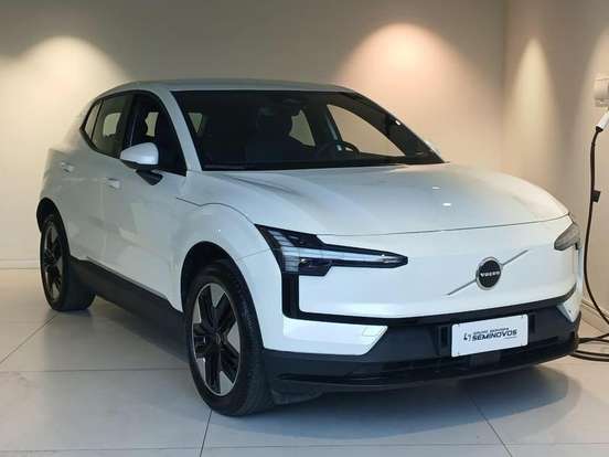 VOLVO-EX30-2024