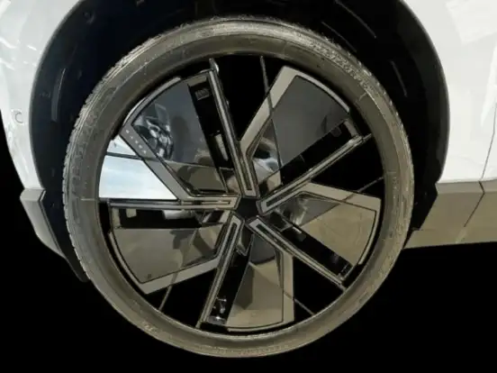 VOLVO-EX30-2025