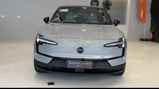 VOLVO-EX30-2024