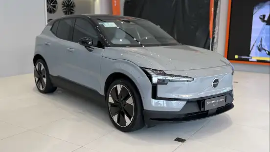 VOLVO-EX30-2024
